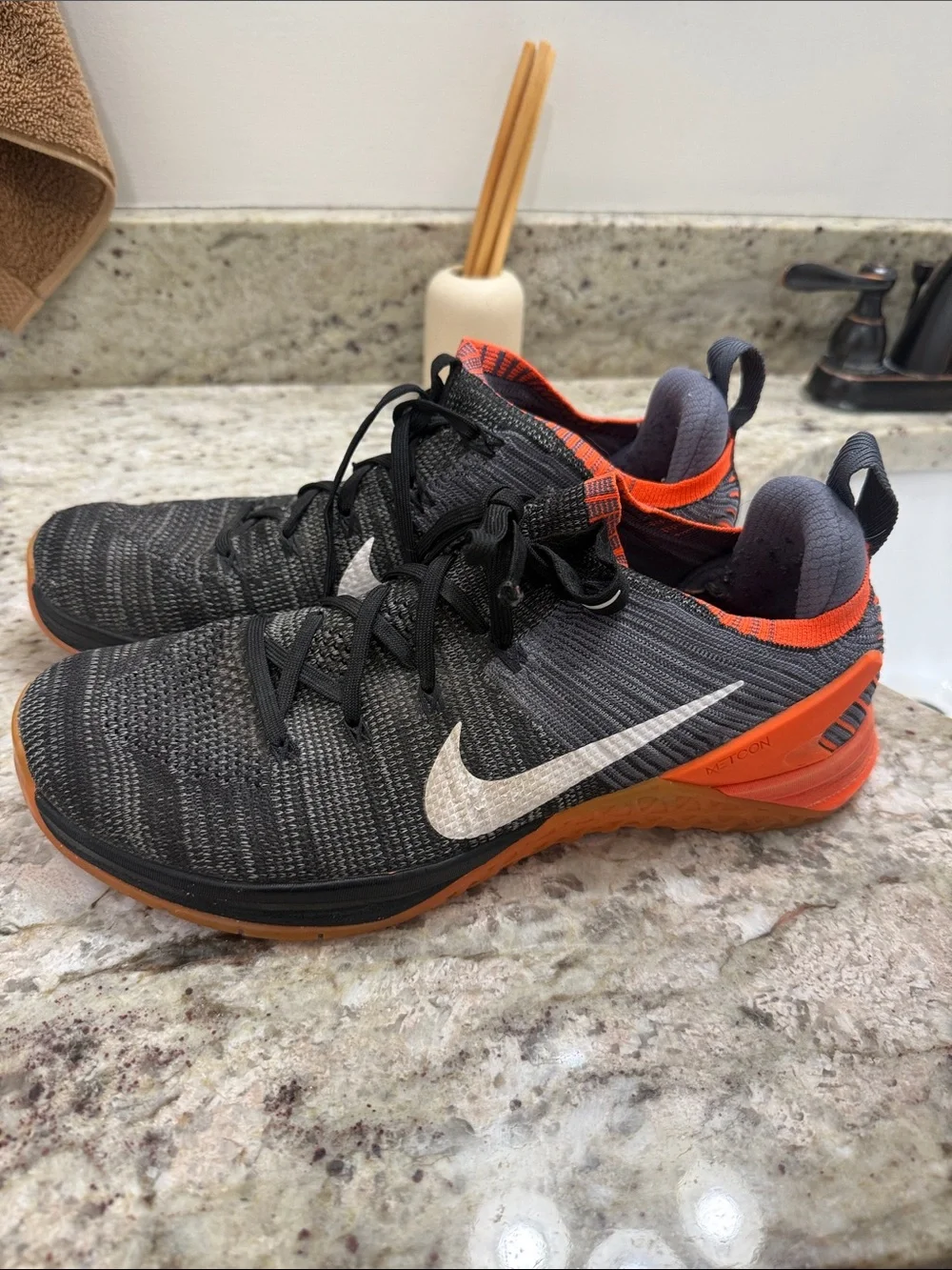 Nike Men’s metcon Black & Orange Athletic Training Shoes